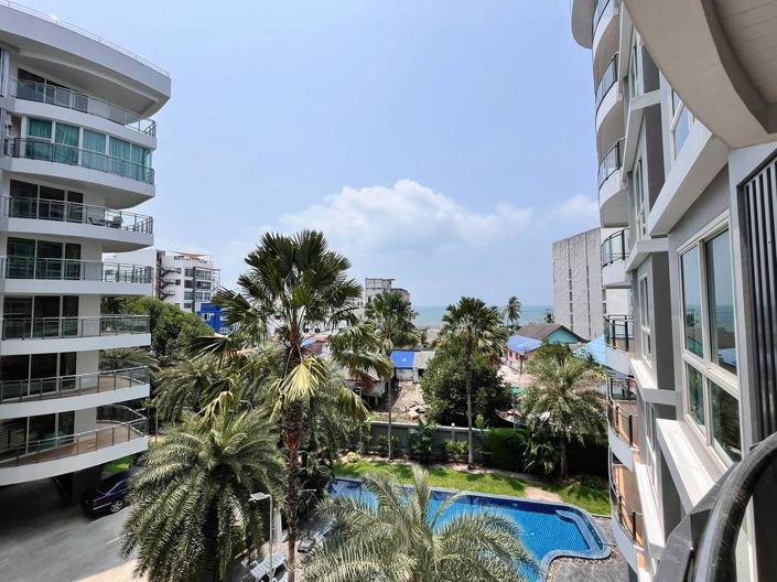 Image No.10-1 Bed Property for sale