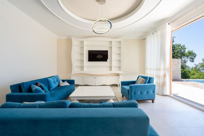 Image No.6-4 Bed Property for sale