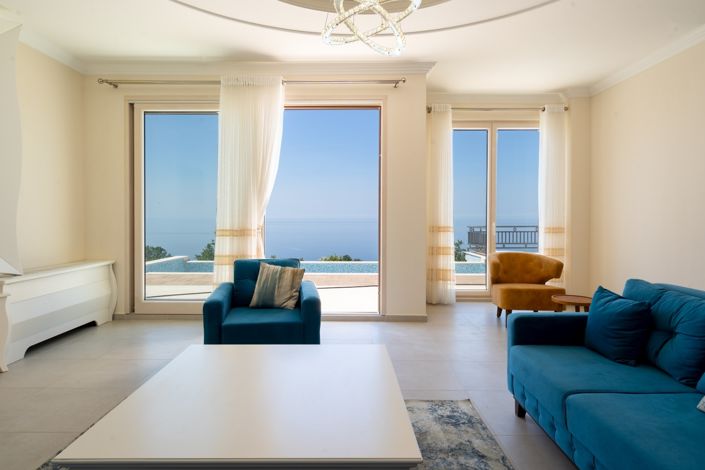 Image No.7-4 Bed Property for sale