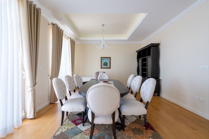 Image No.9-4 Bed Property for sale