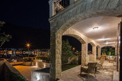 beautiful-waterfront-old-stone-villa-for-sale