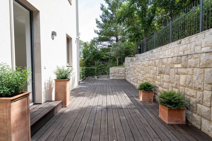 Image No.6-6 Bed Property for sale