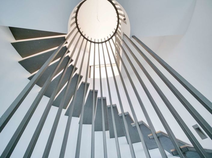 Image No.10-5 Bed Property for sale