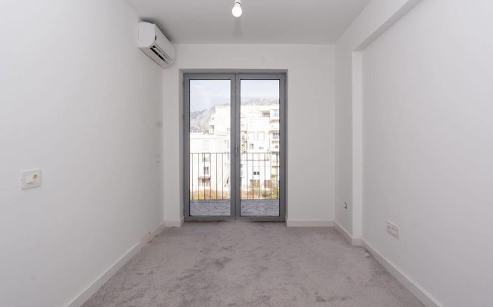 Image No.3-4 Bed Property for sale