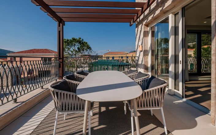 Image No.9-2 Bed Property for sale