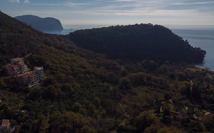 Image No.6-19 Bed Property for sale