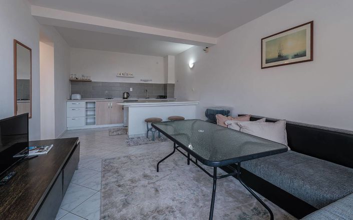 Image No.9-19 Bed Property for sale