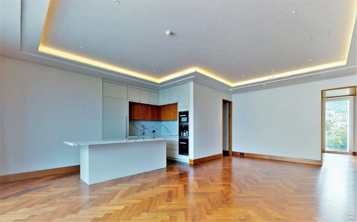 Image No.5-3 Bed Property for sale