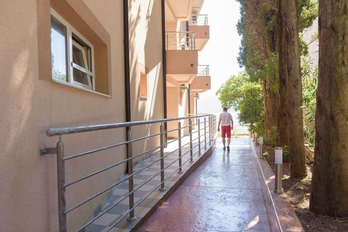 Image No.9-24 Bed Property for sale