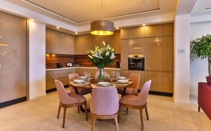 Image No.10-3 Bed Property for sale