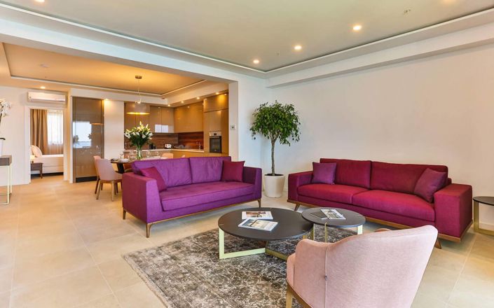 Image No.8-3 Bed Property for sale