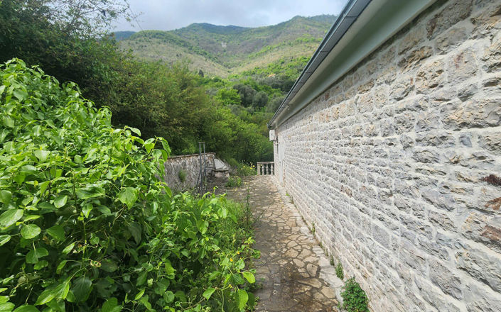 Image No.9-Propriété de 4 chambres à vendre à Kamenari