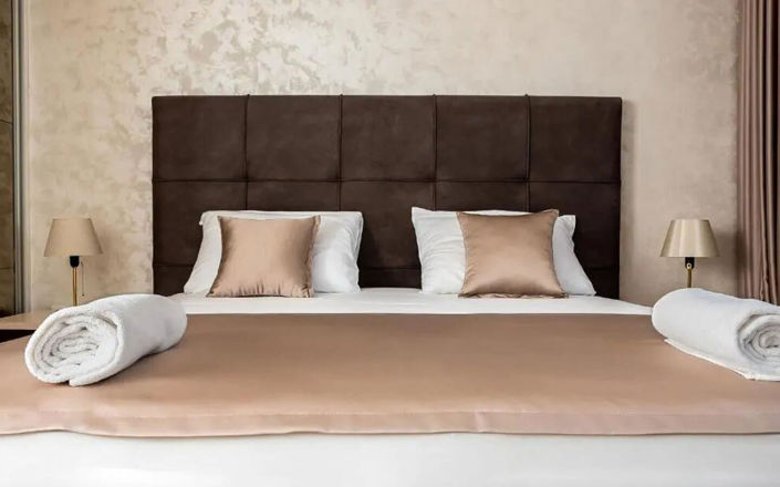 Image No.9-5 Bed Property for sale