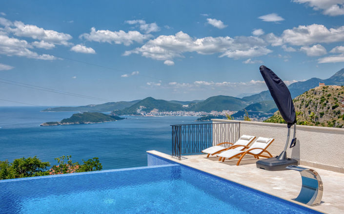 Image No.3-Propriété de 4 chambres à vendre à Budva