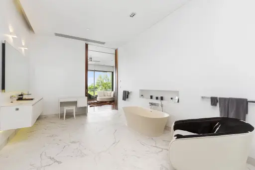 Image No.2-Propriété de 4 chambres à vendre à Phuket