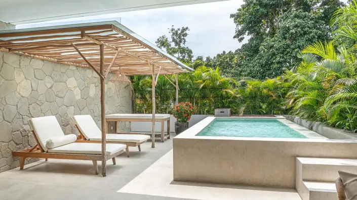 Image No.10-6 Bed Property for sale