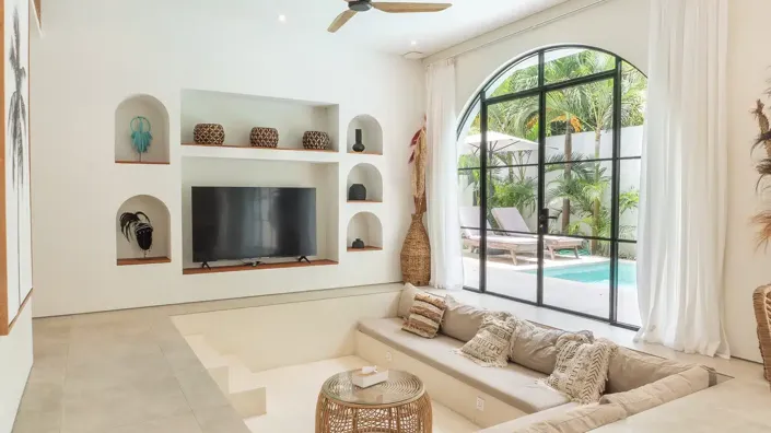 Image No.2-6 Bed Property for sale