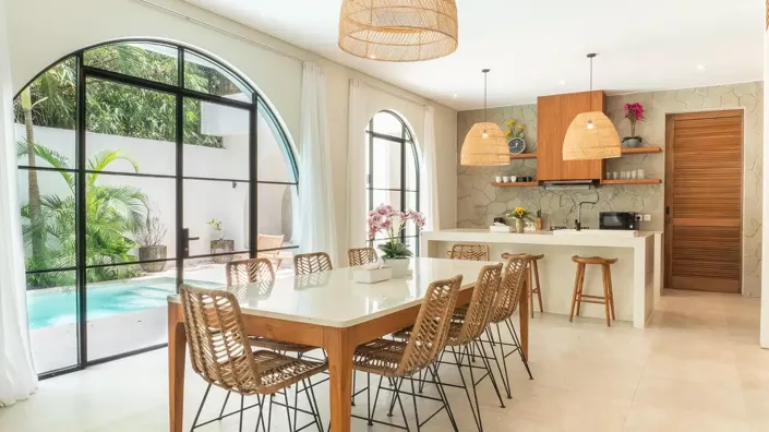 Image No.3-6 Bed Property for sale