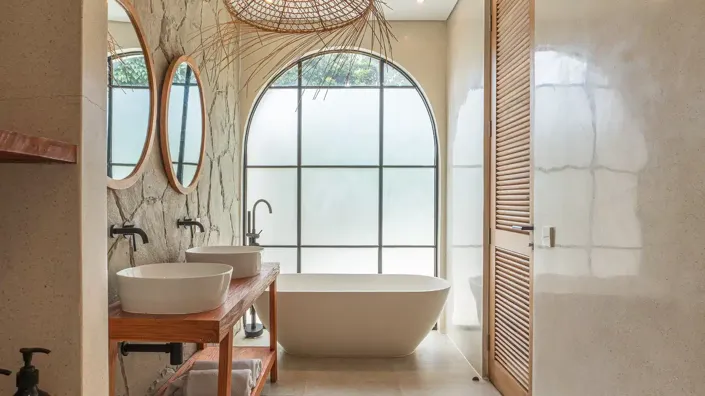 Image No.4-6 Bed Property for sale