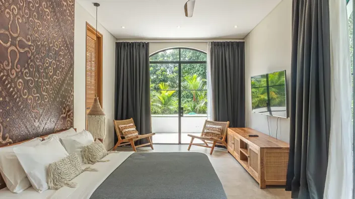 Image No.8-6 Bed Property for sale