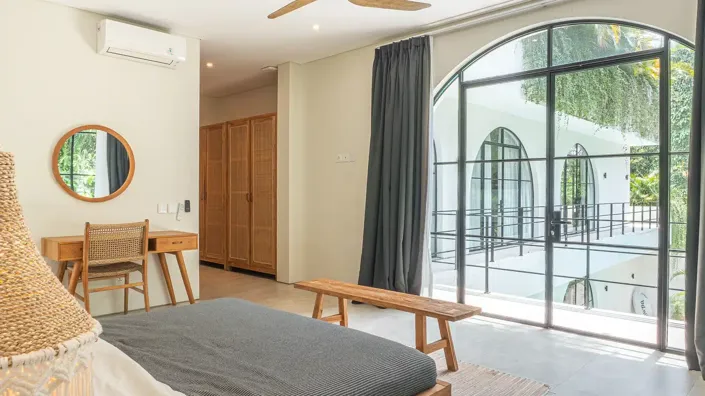 Image No.9-6 Bed Property for sale