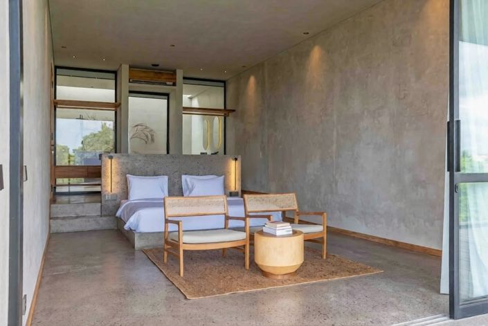 Image No.3-6 Bed Property for sale