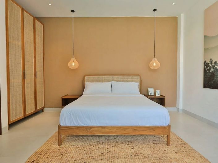 Image No.8-3 Bed Property for sale