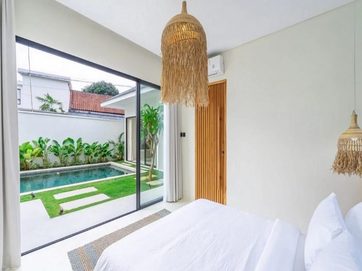 Image No.5-4 Bed Property for sale