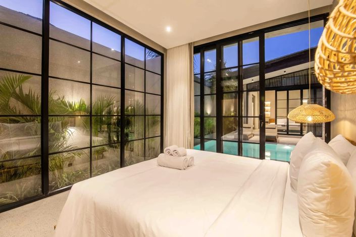 Image No.5-5 Bed Property for sale