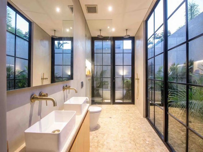 Image No.6-5 Bed Property for sale