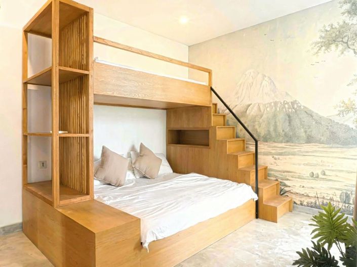 Image No.7-5 Bed Property for sale