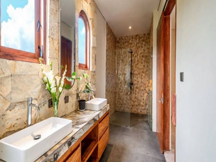 Image No.8-2 Bed Property for sale