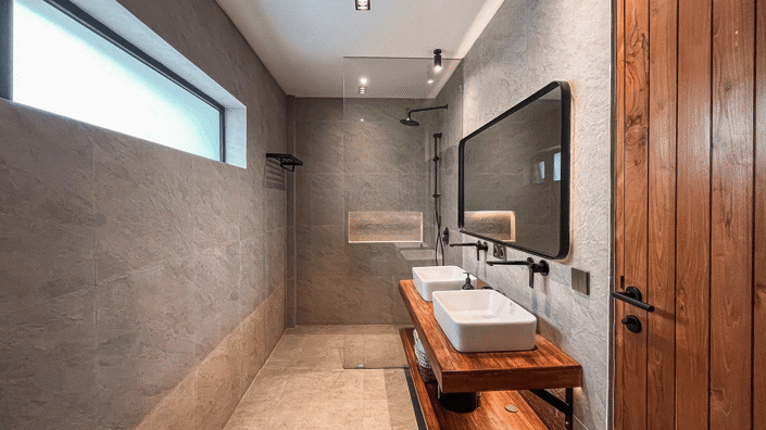 Image No.9-4 Bed Property for sale