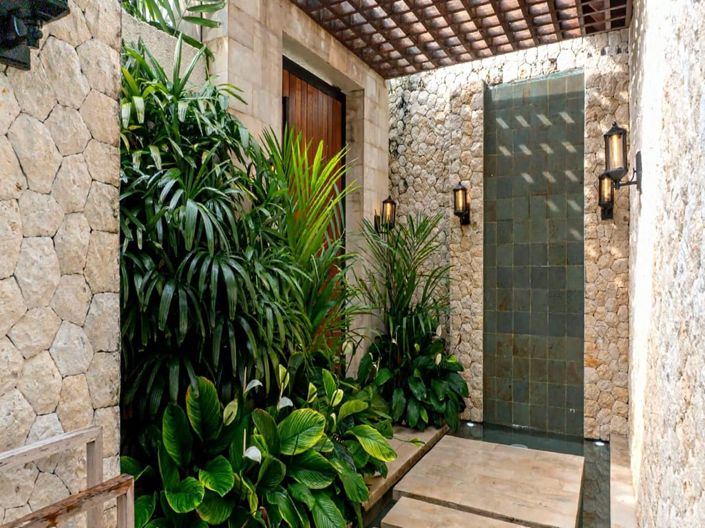 Image No.8-6 Bed Property for sale