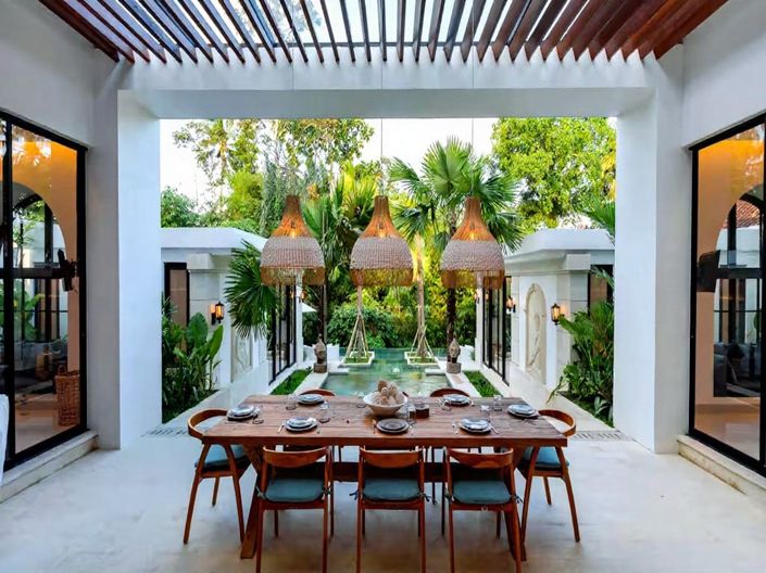 Image No.4-4 Bed Property for sale