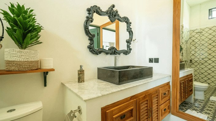 Image No.10-4 Bed Property for sale