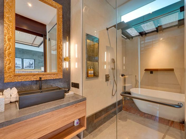 Image No.10-5 Bed Property for sale