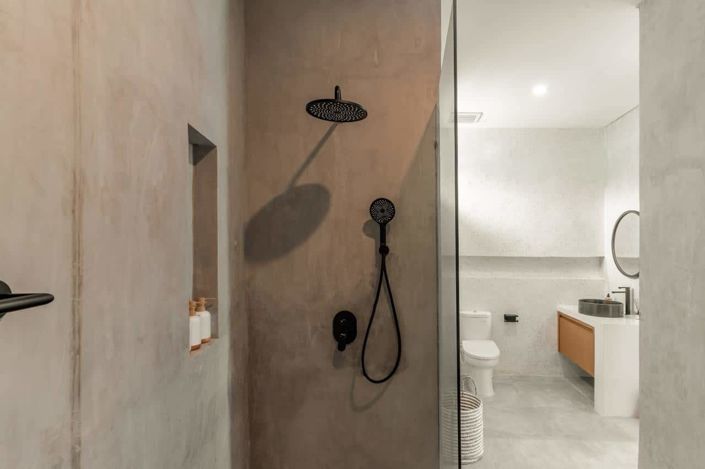 Image No.10-2 Bed Property for sale