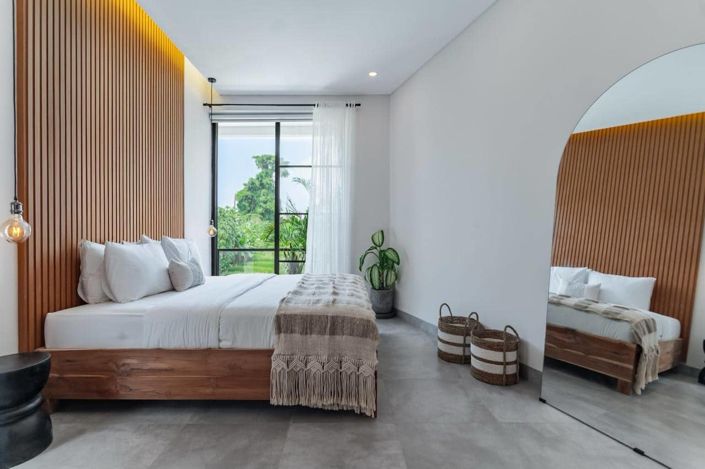 Image No.9-2 Bed Property for sale