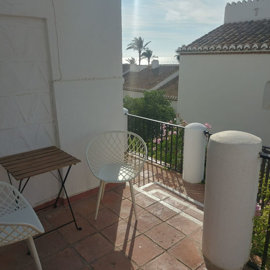 10-bb915d1cb19341576dcdc994b81ab9c5