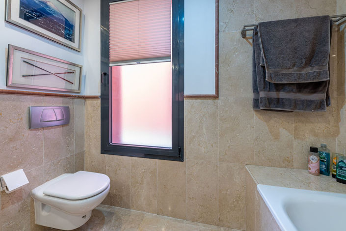 Image No.15-2 Bed Apartment for sale