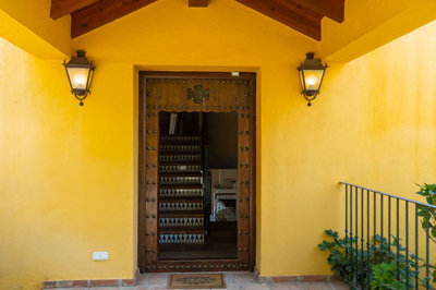 10-bb915d1cb19341576dcdc994b81ab9c5