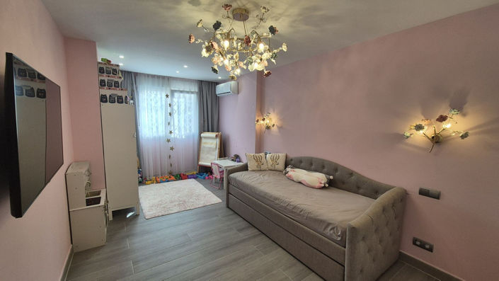 Image No.11-4 Bed Townhouse for sale