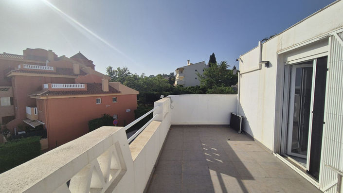 Image No.20-4 Bed Townhouse for sale