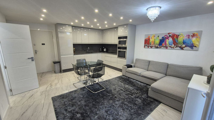 Image No.4-4 Bed Townhouse for sale