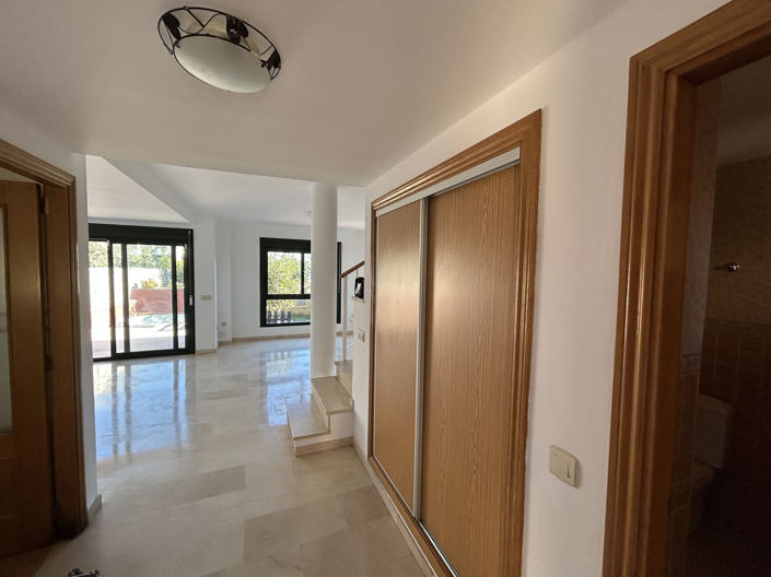 Image No.1-3 Bed Townhouse for sale