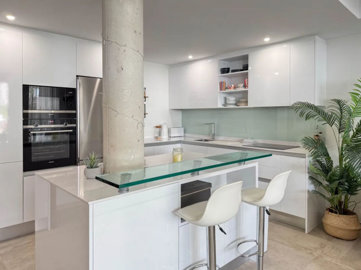 10-bb915d1cb19341576dcdc994b81ab9c5