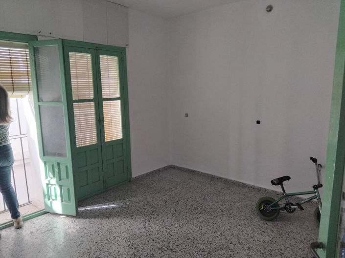 Image No.9-6 Bed Commercial for sale