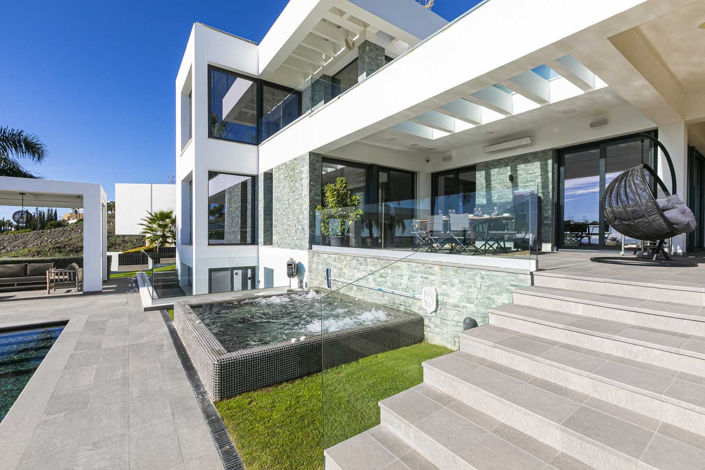 Image No.17-4 Bed Villa for sale