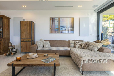 7-aa4cc561180b369757c0bb4af9886cd3